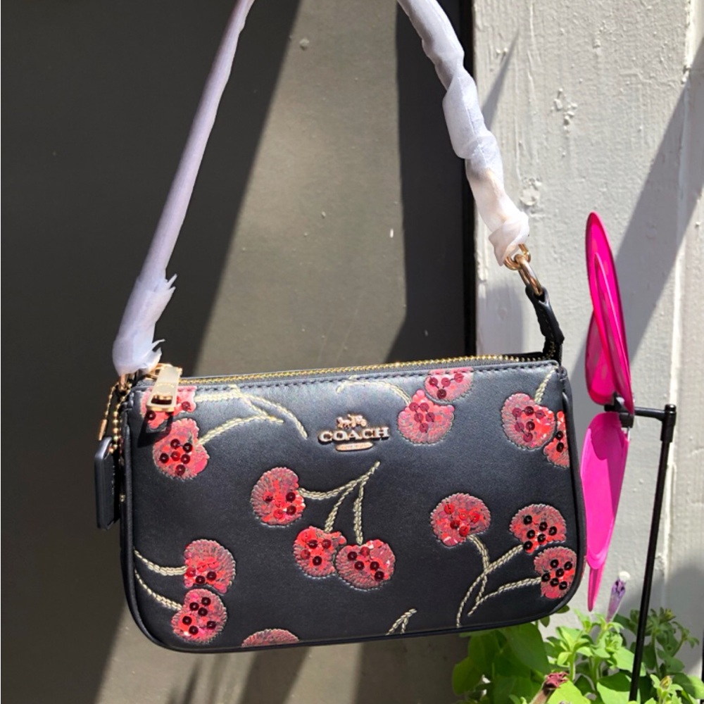 Coach Nolita 19 Cherry